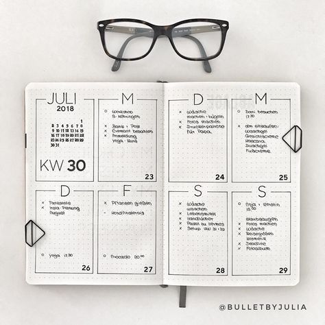 Minimal spreads are great for busy people. Here are sime very simple Bullet Journal weekly layouts for when you don't have time to plan. Minimalist Bullet Journal Layout, Diario Bullet, Minimalist Bullet Journal, Bullet Journal Minimalist, Penanda Buku, Bullet Journal Page, Bullet Journal Weekly, Bullet Journal Spreads, Bullet Planner