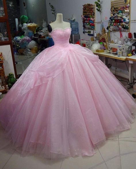 Pink Sweet 16 Dress, Poofy Prom Dresses, Life In Pink, Quinceanera Pink, Pink Sweet 16, Quinceanera Themes Dresses, Poofy Dress, Quinceñera Dresses, Big Wedding Dresses