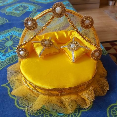 Laddu Gopal Basket Decoration, Diy Gifts Videos, Wedding Packing, Crafts Love, Thali Decoration Ideas, Janmashtami Decoration, Wedding Gift Pack, Laddu Gopal Dresses, Diy Crafts Love