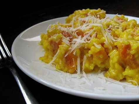 I saw Ina make this on her food network television show, the episode was entitled Weekend Lunch. Easy Parmesan Risotto, Risotto With Butternut Squash, Saffron Risotto, Meal For Dinner, Parmesan Risotto, Squash Risotto, Butternut Squash Risotto, Risotto Recipe, Barefoot Contessa