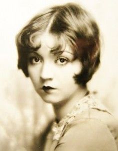 Hairstyles Long Bob, Great Gatsby Outfits, 1920s Makeup, 1920s Hair, Clara Bow, Hair And Makeup Tips, Barbara Stanwyck, People To Draw, The Roaring Twenties