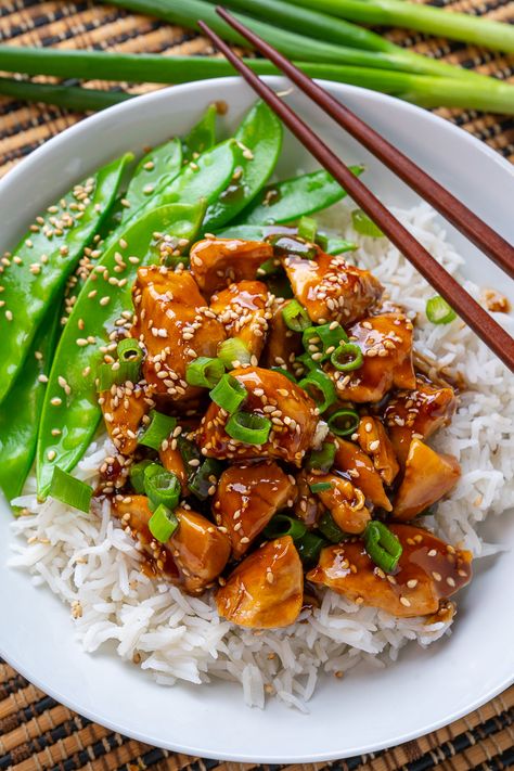 20 Minute Skinny Sesame Chicken Closet Cooking, Knife Skills, Sauteed Chicken, Sesame Chicken, White Meat, Asian Dishes, Chinese Restaurant, Chicken Dinner, Chicken Dishes