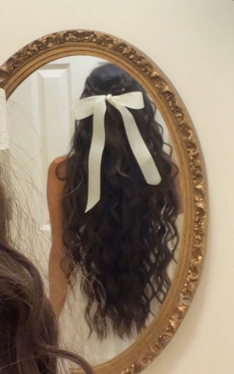 Waterfall Hairstyle, Extension Hair, 사진 촬영 포즈, Bow Hairstyle, Ribbon Hairstyle, Christmas Hairstyles, Hairdos For Curly Hair, Hair Stylies, Hair Ribbon