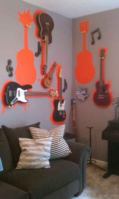 Guitar Display Idea Music Bedroom, Guitar Display, Home Music Rooms, Guitar Room, Music Studio Room, Music Room Decor, Guitar Wall, Music Decor, Studio Room