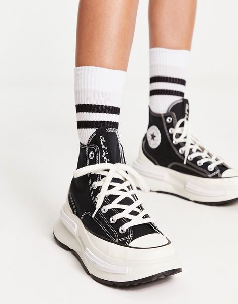 Design Converse, Converse Run Star Legacy, Converse Model, Star Branding, Checker Wallpaper, Converse Outfits, Plateau Sneaker, Converse Run, Basket Noir