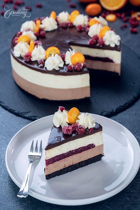 Mousse Cake Recipes, Types Of Cake Flavors, Cranberry Mousse, Mousse Desserts, Cranberry Jelly, New Year's Desserts, Mousse Cake Recipe, Chocolate Cranberry, Cranberry Cake