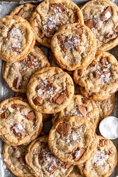 Cloudy Kitchen, Crispy Chocolate Chip Cookies, Milk Chocolate Chip Cookies, Chocolate Pack, Toffee Cookies, Crispy Cookies, Unique Cookies, Spice Cookies, Chocolate Chunk Cookies