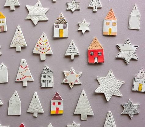 Air Dry Clay Christmas, Clay Decorations, Itsekovettuva Savi, Clay Christmas Decorations, Air Clay, Weihnachten Diy, Diy Air Dry Clay, Clay Christmas, Clay Crafts Air Dry