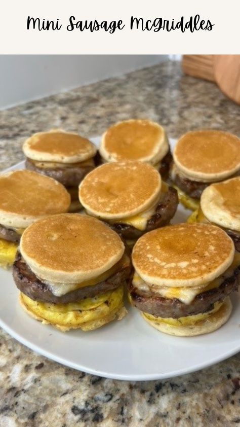 Reem B on Instagram: “These Mini Sausage McGriddles are life!!! It’s a must you give them a try and let me know what you think! It’s a must save, and try! Make…” Mini Pancake Meal Prep, Mini Pancake Sausage Bites, Mini Sausage Mcgriddles, Sausage Mcgriddle Recipe, Mini Mcgriddles, Mini Mcgriddle Bites, Frozen Mini Pancakes, Mcgriddle Bites, Pancake Cups