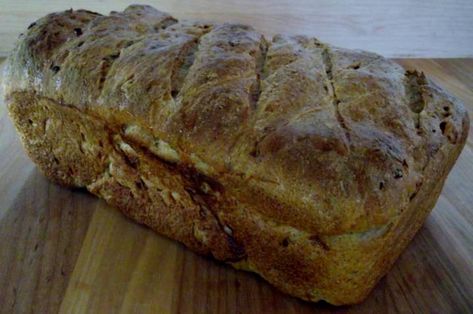 Deli Rye Bread Recipe, Jewish Rye Bread, Rye Bread Recipe, New York Deli, Rye Bread Recipes, Breaking Bread, Biscuit Rolls, Rye Bread, Food Favorites