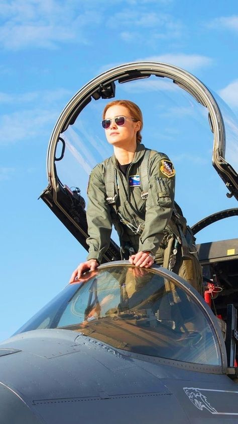 Female Fighter Pilot, Kapten Marvel, Captain Marvel Carol Danvers, Frank Castle, Carol Danvers, Female Pilot, Marvel Photo, Female Fighter, Harbin