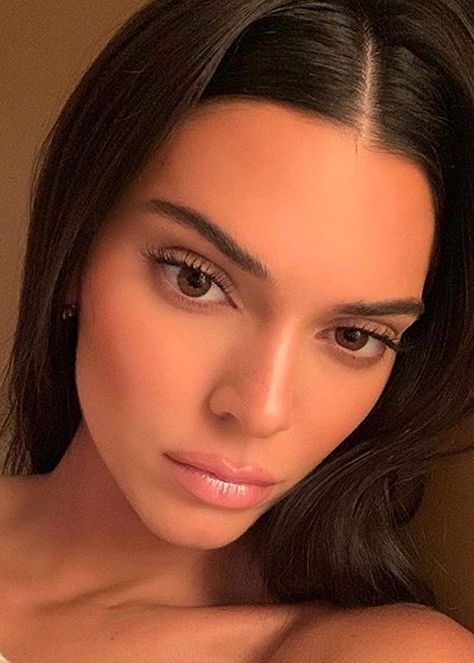 Kendall Jenner Eyebrows, Eye Lift Surgery, Neutral Makeup Look, Eyebrow Lift, Wedding Makeup Tutorial, Fox Eyes, Chemical Substances, Brow Lift, Facial Plastic