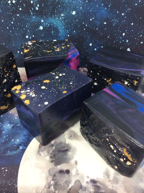 Galaxy Soap, Glitter Goth, Handmade Soap Recipes, Unique Soap, Soap Ideas, Frutiger Aero, Soap Recipes, Face Skin Care, Face Skin