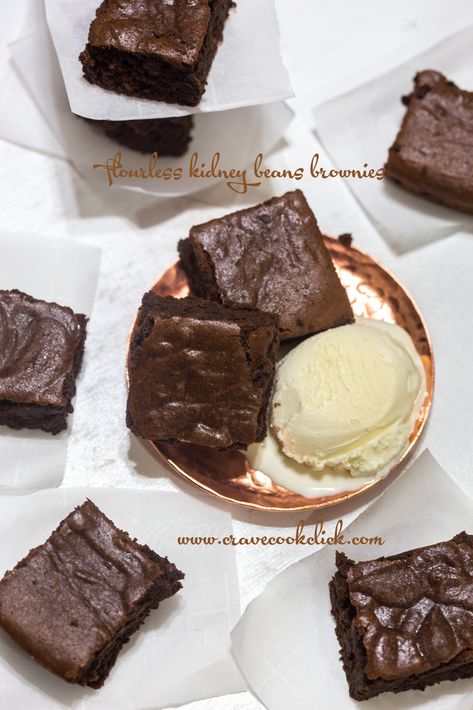 Kidney Bean Dessert, Red Bean Brownies, Kidney Bean Brownies, Bean Desserts, Gluten Free Chocolate Brownies, Recipes With Kidney Beans, Vegan Brownies Recipe, Chocolate Slice, Bean Brownies