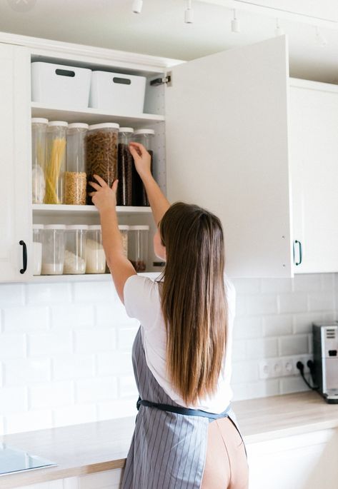 Professional Organizer Photoshoot, Cleaning Inspiration, Tiger Balm, Headshot Poses, House Organisation, Branding Shoot, Organized Living, Personal Organizer, Cleaning Storage