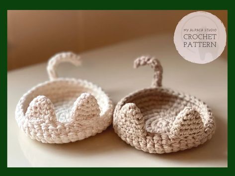 Crochet PATTERN: Cat Ring Dish Kitty Trinket Dish Cat Home | Etsy Canada Cat Ring Dish, Crochet Pattern Cat, Kat Haken, Cat Home Decor, Finger Crochet, Crochet Rings, Cozy Crochet Patterns, Crochet Cat Pattern, Cat Amigurumi