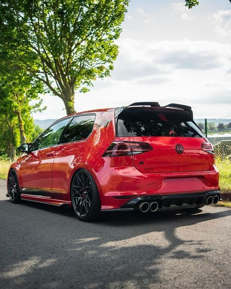 RED MK7R 🔥 🚗: @red.mk7_r Car illustrations: @vinny_artworks #golf7 #golfr #golf7r #golfmk7 #vwgolf #vwgolfr #vwlife #vwlove #vwcity #hothatch #germancars #carinstagram Gti Car, Golf R Mk7, Golf 7 R, Mk7 Gti, Vw Gti, Stance Cars, Golf Car, Golf R, Car Volkswagen