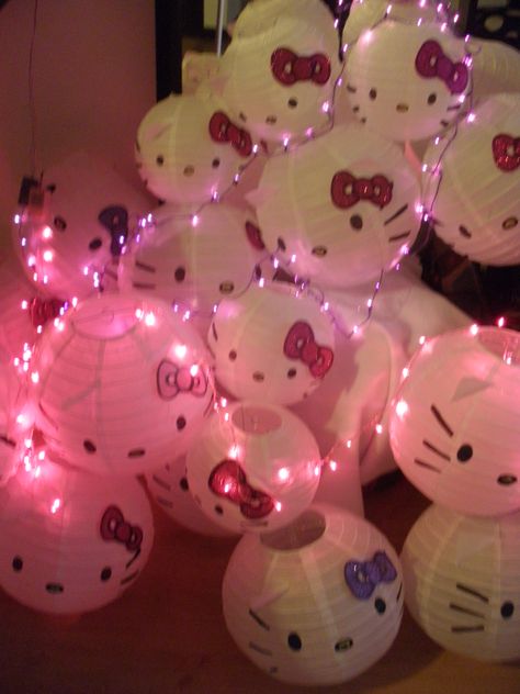 Hello Kitty Glow In The Dark Party, Hello Kitty Halloween Decor, Sanrio Party Decorations, Hello Kitty Quince, Hello Kitty Birthday Decorations, Hello Kitty Baby Shower, Hello Kitty Birthday Theme, Teen Girl Birthday Party, Hello Kitty Bday