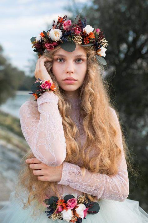 Alternative Weddings, Crown Hairstyle, Boho Wedding Crown, Half Wreath, Crown Bridal Hair, Wedding Hair Extensions, Flower Wreath Hair, Bridal Hair Wreath, Web Ideas