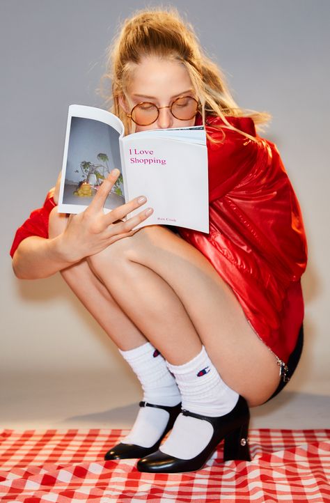 Charlie Engman, Left On Read, Library Photo Shoot, Interview Magazine, Book Editorial, Magazine Interview, Photoshoot Concept, Pose Reference Photo, 인물 사진