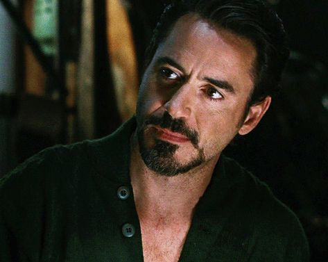 Robert Downey Jr Gif, Tony Stark Art, Anthony Stark, Johnny Be Good, Bruce And Selina, Robert Jr, Iron Man 2008, Ally Mcbeal, Avengers 2