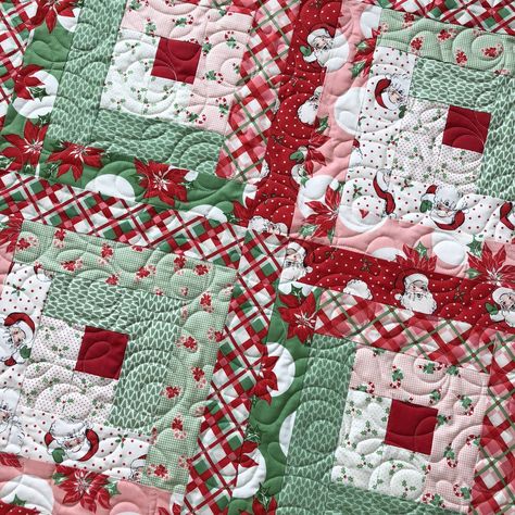 Christmas Log Cabin, Christmas Present Quilt, Swell Christmas, Santa Quilt, Strip Quilt Patterns, Quilt Planner, Christmas Quilting Projects, Sewing Christmas Gifts, Christmas Quilt Blocks