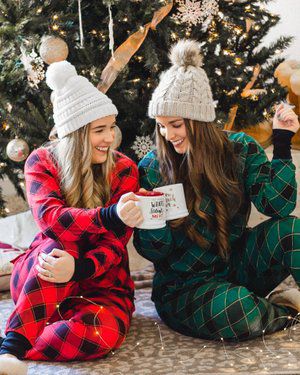 Fun holiday pajamas | Twin Sisters | best friend Christmas fashion Christmas Pictures Friends, Best Family Christmas Pajamas, Christmas Outfit Ideas For Family, Christmas Couple Photos, Bff Christmas, Christmas Poses, Christmas Outfit Ideas, Matching Family Christmas Pajamas, Holiday Photoshoot