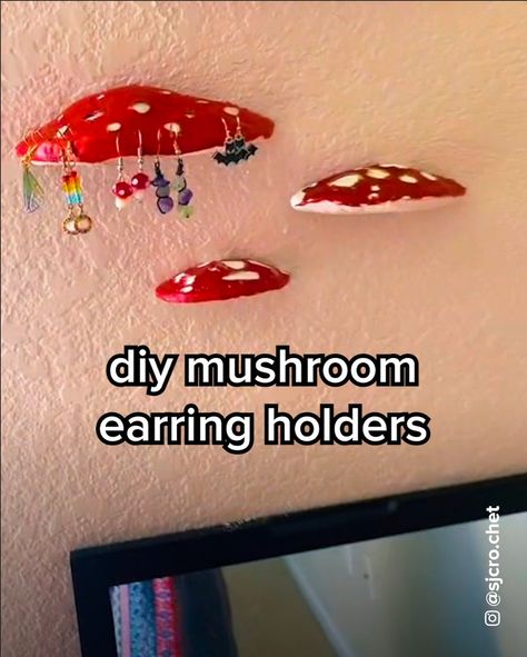 Nifty - easy diy mushroom wall art Air Dried Clay, Wood Palette, Diy Mushroom, Mushroom Wall Art, Two Girls, By Grace, Art Stuff, Buzzfeed, Easy Diy