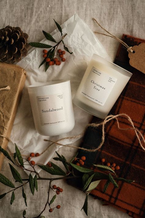 Luxury Christmas Candle, Candle Collection Photography, Candle Christmas Aesthetic, Christmas Candle Photoshoot, Xmas Candles Ideas, Holiday Candle Photography, Christmas Beauty Products, Christmas Products Photography, Rustic Product Photography