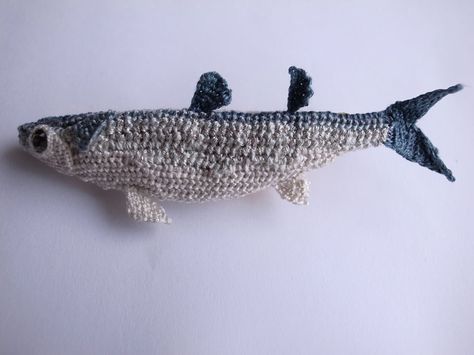 crochet herring Knit Fish, Knitted Fish, Crochet Fish Patterns, Embroidered Fish, Fish Brooch, Crochet Fish, Fish Crafts, Crochet Food, Knitted Animals