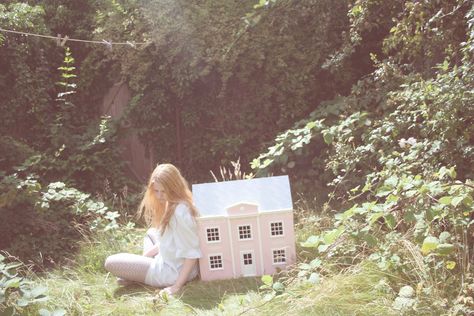 동화 삽화, Sharp Objects, 영감을 주는 캐릭터, Creepy Cute, Photography Inspo, Alice In Wonderland, Art Inspo, Mood Board, Doll House