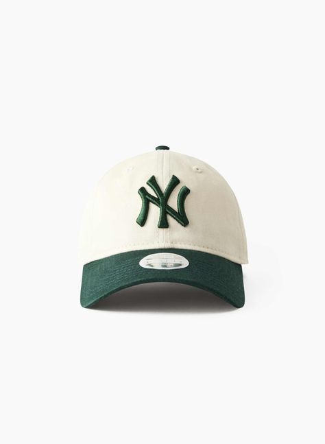 Ny Caps Aesthetic, Cream Baseball Cap Outfit, Green Ny Hat, Yankees Hat Aesthetic, Sporty And Rich Cap, Aesthetic Hats Baseball Caps, Aesthetic Baseball Caps, 47 Hats, Ny Yankees Hat Outfit