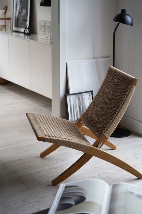 Cuba Chair, Minimalist Lounge, Minimal Chairs, Home Office Furniture Design, Modern Classic Furniture, Folding Lounge Chair, Wooden Front Door Design, Scandinavian Style Home, Beauty Of Simplicity