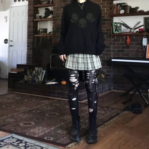 Alt Clothing, Emo Aesthetic, Style Steal, Goth Aesthetic, Fairy Grunge, Edgy Outfits, Aesthetic Fashion, Fitness Inspo, Fashion Makeup