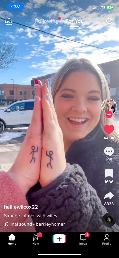 Stick Figure Tattoos, Best Friend Finger Tattoos, Stick Figure Tattoo, Friends Tattoos, Tatto Sleeve, Weird Tattoos, Best Friend Tattoos, Stick Figure, Five Fingers