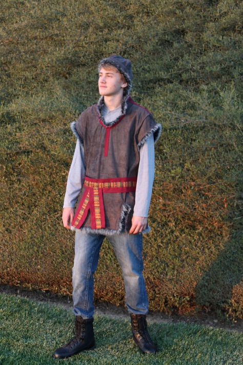 Kristoff costume idea for the hubbs Kristoff Costume, Olaf Halloween Costume, Frozen Costumes, Frozen Musical, Frozen Costume Adult, Frozen Halloween, Olaf Costume, Princess Tutu Dresses, Wednesday Outfit