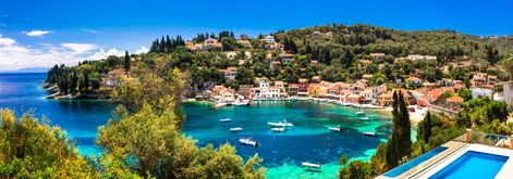 Family Holidays in Greece Paxos Island, Seaside Cafe, Pet Resort, Random Places, Greece Trip, Greece Holiday, Heraklion, Come Fly With Me, Fly With Me