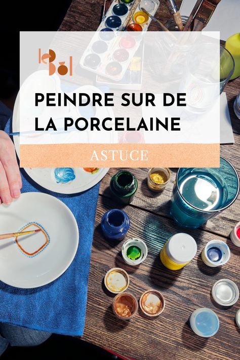 La peinture sur porcelaine est un loisir créatif qui rencontre beaucoup de succès auprès du grand public. Cette technique permet de décorer de la vaisselle ou des pièces émaillées sans avoir de four de céramiste chez soi. Families Hands