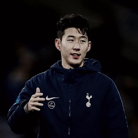 Son Heung Min Childhood, Son Spurs, Heung Min Son, Son Heung Min, Football Players Images, Tottenham Hotspur Fc, Tottenham Hotspur, Football Players, Ronaldo