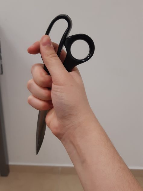 Scissor Drawing Reference, Hands With Scissors Reference, Person Holding Scissors Reference, Hand Holding Scissors, Scissors Aesthetic Dark, Holding Reference, Craft Scissors, Hand Reference, Drawing Inspo