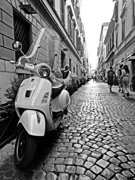 Rome. Italy. Vespa. Black and White. Photography. Art Lounge, Rome Photography, Black And White Photo Wall, Italy Poster, Black And White Picture Wall, Photography Black And White, White Pictures, Italy Aesthetic, Gray Aesthetic