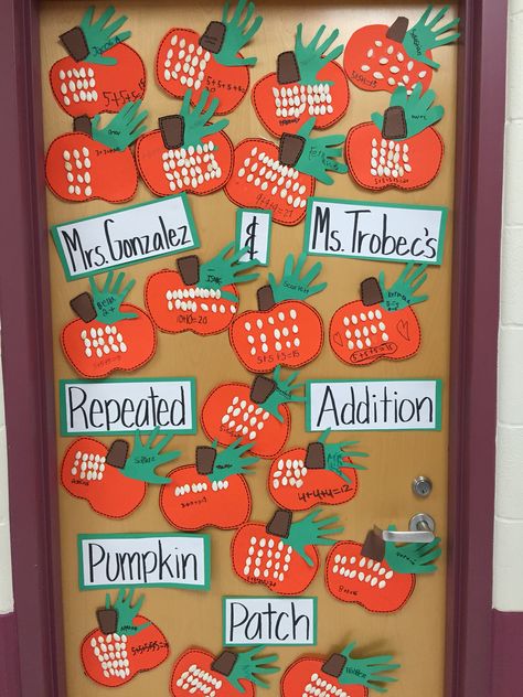 3rd Grade Fall Math Craft, Halloween Arrays Craft, Fall Math 3rd Grade, Array Bulletin Board, Array Craft 2nd Grade, Haunted House Arrays, 2nd Grade Fall Bulletin Board Ideas, Fall Crafts 3rd Grade, Pumpkin Multiplication