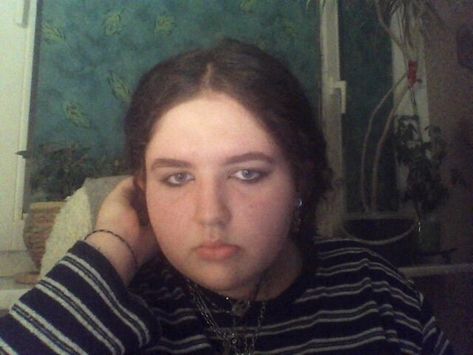 makeup grunge picture inspo indie outfit selfie pic bad quality retro camera Outfit Selfie, Retro Camera, Selfies, Makeup, Make Up