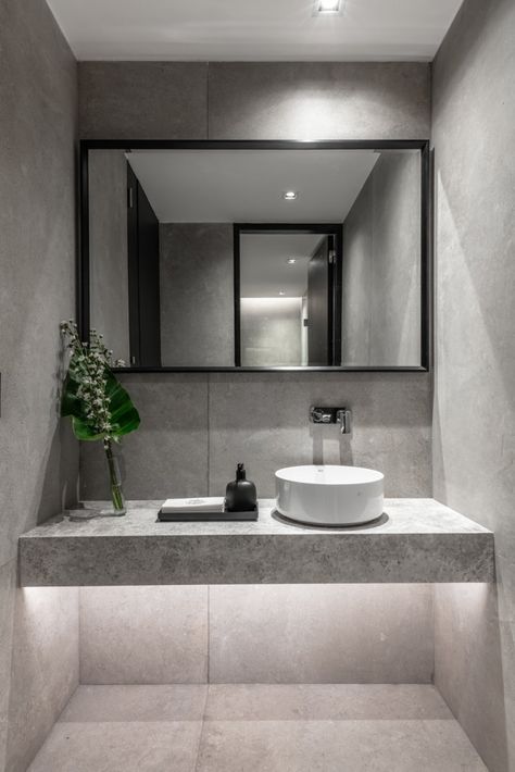 Office Bathroom Design, Public Restroom Design, Minimalist Toilets, Toilet Design Modern, Wc Design, Restroom Design, Public Bathrooms, Casa Country, Office Renovation