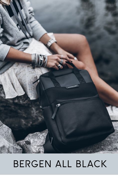 Backpack Product Photography, Backpack Outfits Women, Black Backpack Outfit, Work Backpack Women, Backpack Minimalist, Professional Backpack, Stylish Laptop Bag, Backpack Photography, Modern Backpack