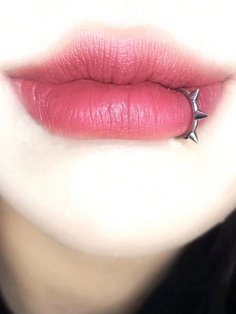 Emo Percinings, Dudak Piercing Labret, Percinings Lip, Snake Piercing Lip, Side Lip Ring, Pirsing Lip, Snake Bites Lip Piercing, Labret Lateral, Snakebite Piercing