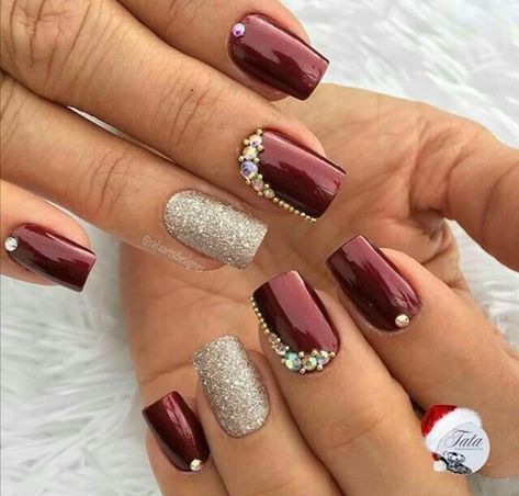 Maroon Nail Designs, Burgundy Nail Designs, Bridal Nails Designs, Maroon Nails, Bridal Nail Art, Classy Nail Designs, Valentine Nails, Gold Nail, Burgundy Nails