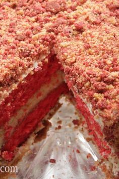 Strawberry Shortcake Cheesecake Recipe, Strawberry Crunch Cake, Strawberry Shortcake Cheesecake, Homemade Strawberry Shortcake, Recipes Strawberry, I Heart Recipes, Whipped Cream Cheese Frosting, Strawberry Crunch, Heart Recipes