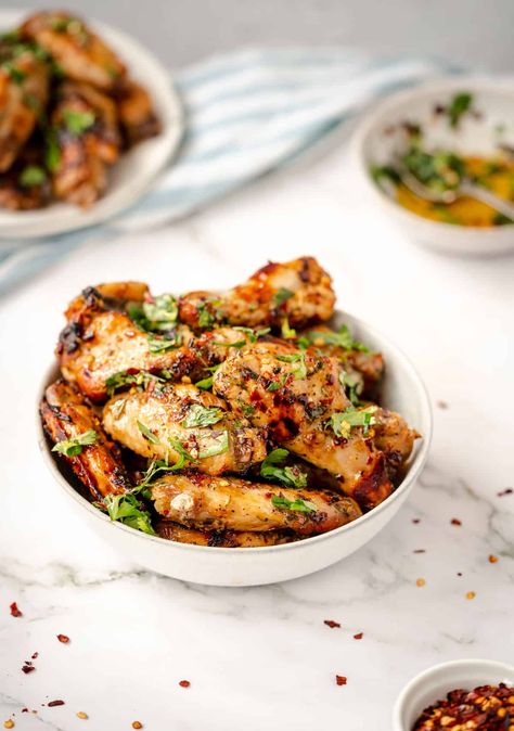 Italian Wings Recipe, Italian Style Chicken, Zesty Italian Chicken, Italian Dressing Chicken, Zesty Chicken, Easy Chicken Recipe, Baked Wings, Zesty Italian Dressing, Crispy Wings