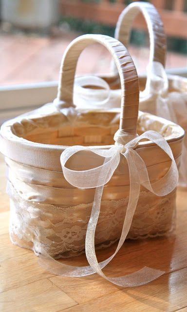 simple flower girl baskets Diy Flower Girl Basket, Basket Diy, Wedding Flower Girl Basket, Flower Girl Baskets, Diy Basket, Diy Wedding Flowers, Trendy Flowers, Flower Girl Basket, Wedding Flower Girl